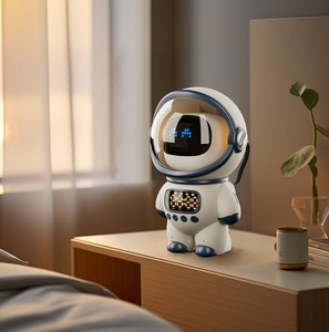 新着ポータブル宇宙飛行士デザインLEDナイトライトDodoBTスピーカーFMラジオ音楽スピーカーランプ