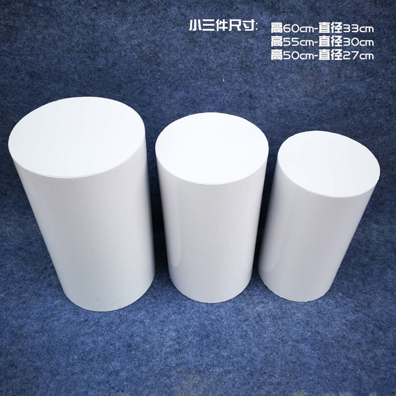 ensemble trois pièces cylindrique blanc de petite taille