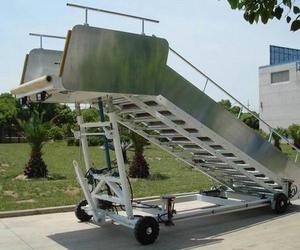 Escaleras de pasajeros de aeropuerto de empuje manual para equipos de manejo de pasajeros de aviones - Product Image 3