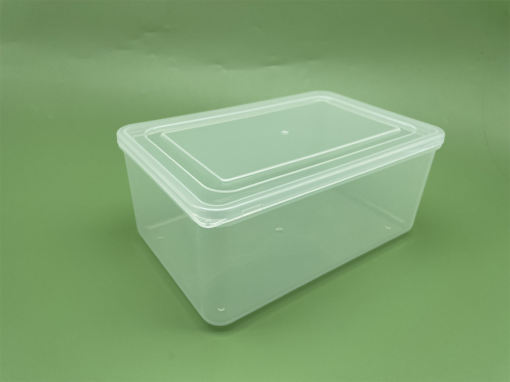 3-pack with shovel