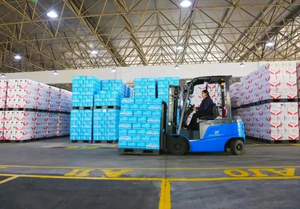 Carretilla elevadora telescópica completamente automática BYD Manual utilizada para el manejo de carga descarga apilamiento clasificación puertos aeropuertos estable - Product Image 3