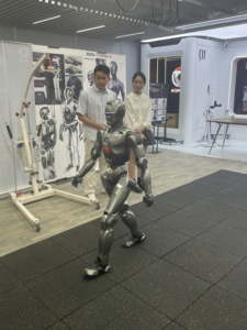 Engineai Bipedal Humanoid Robot Natürlicher Gang Erster Front Flip Smart Robot Stand und Walk Support Zweite Entwicklung - Product Image 3