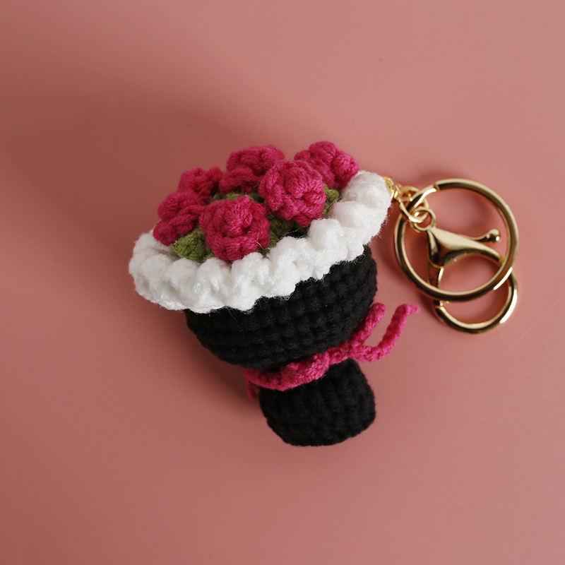 Rose black bouquet pendant