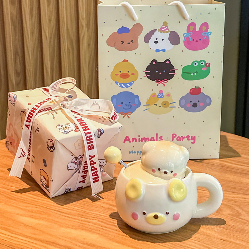Three-dimensional probe bear-yellow-cup lid ball spoon gift bag