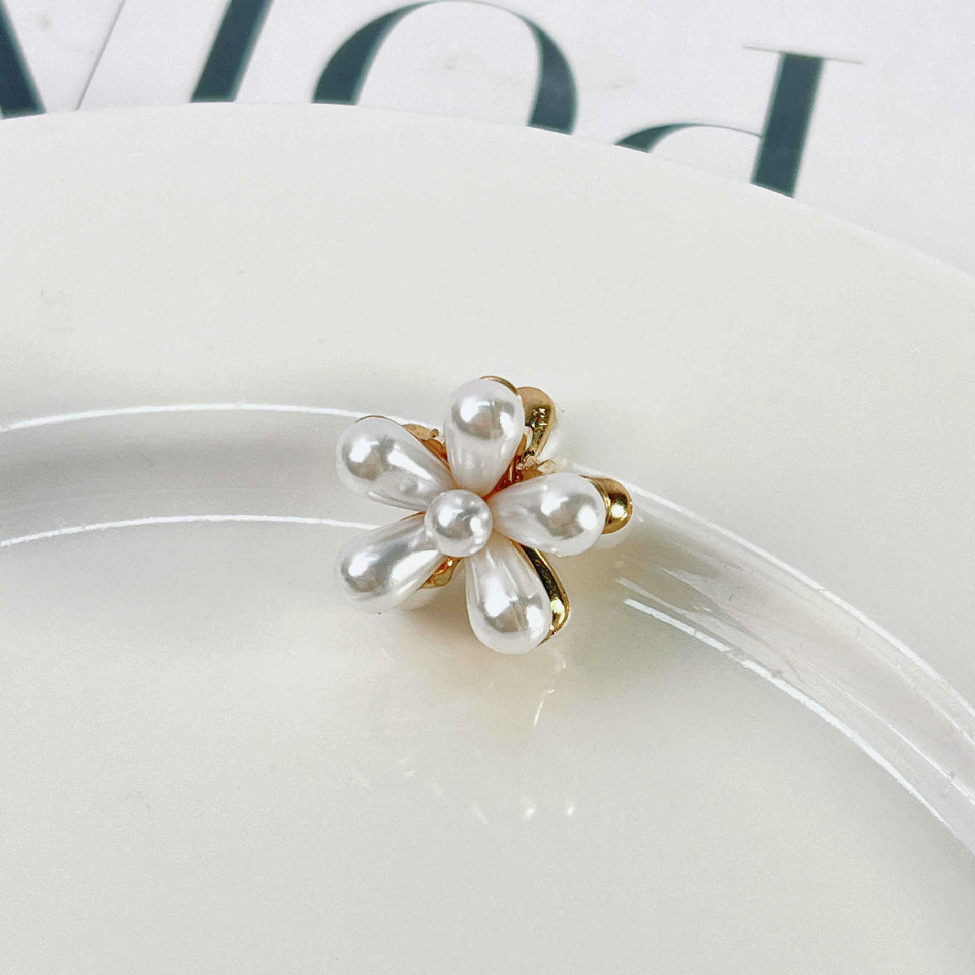 Pearl flower