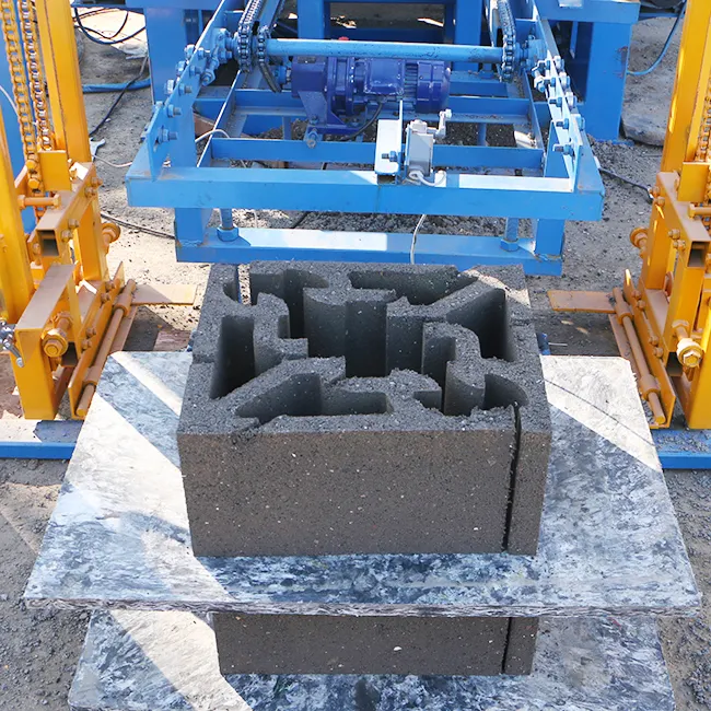 Moules de blocs de construction en béton pour machine de fabrication de blocs de verrouillage hydraulique automatique QT4-16