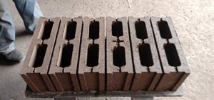 QT4-15自动6英寸砌块机液压8英寸砖机销售到牙买加 - Product Image 6