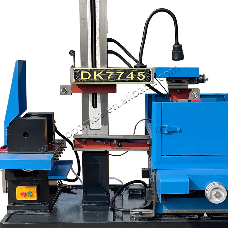 Fabrika kaynağı CNC tel çok kesim EDM makinesi DK7745 fiyat