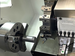 Torno CNC ST550 estable y confiable CK6150 personalizado adecuado para manejar operaciones de torneado complejas - Product Image 4
