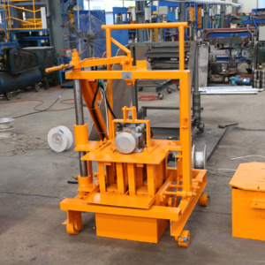 Máquina de fabricación de bloques huecos de hormigón manual fácil de operar a la hora de usar - Product Image 3