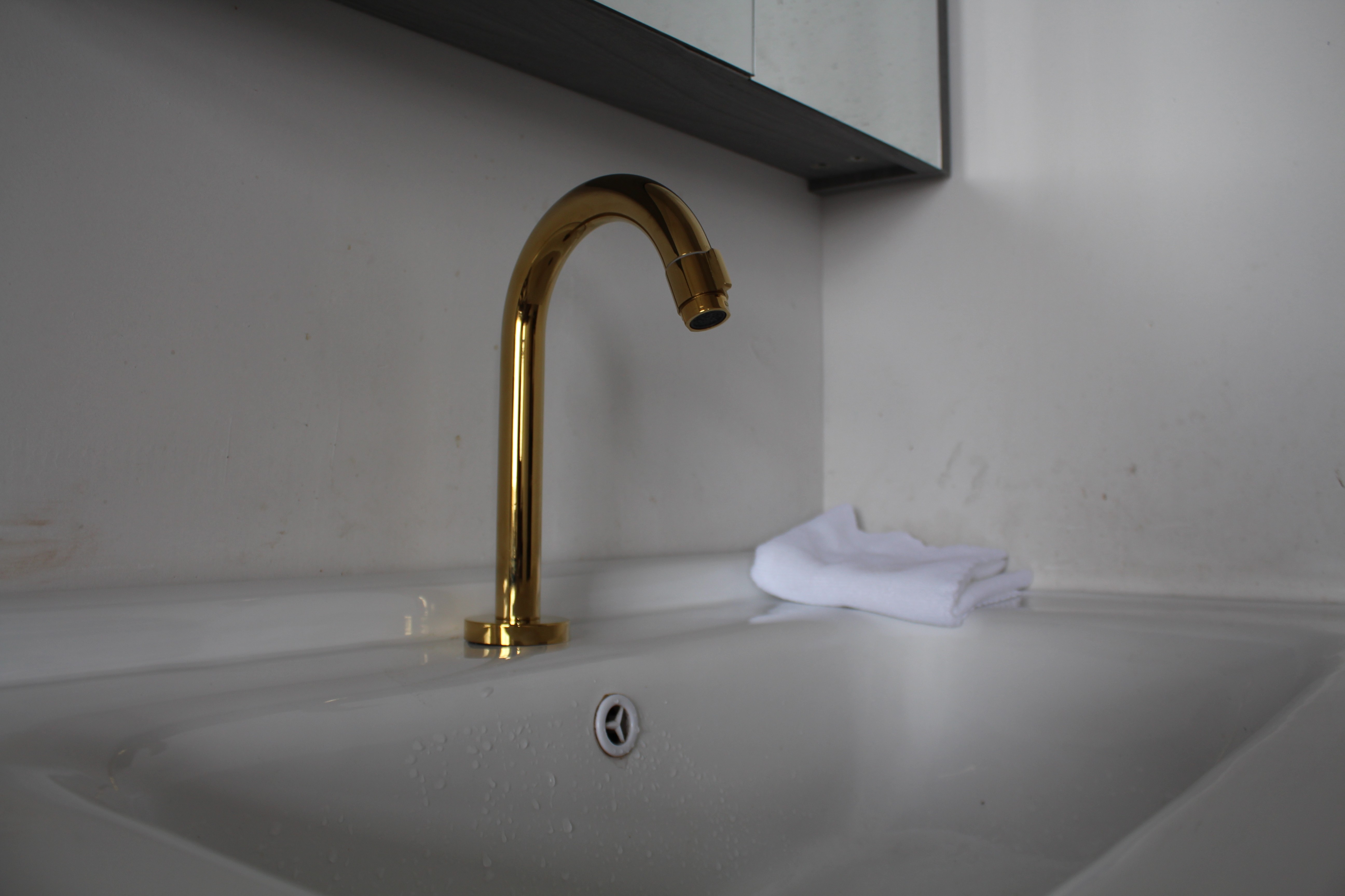 HOT SELLING CLASSIC GOLDEN SINGLE COLD FAUCET IN BRAZIL