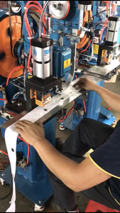 Full Automatic <strong>Grommet</strong> and Curtain Eyelet Punching <strong>Machine</strong>