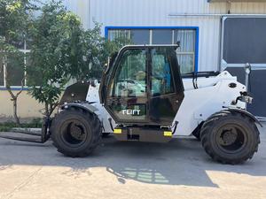 3ton ดีเซล4x4 telescopic handler 6.8เมตรยกสูงขับเคลื่อน4ล้อ - Product Image 3