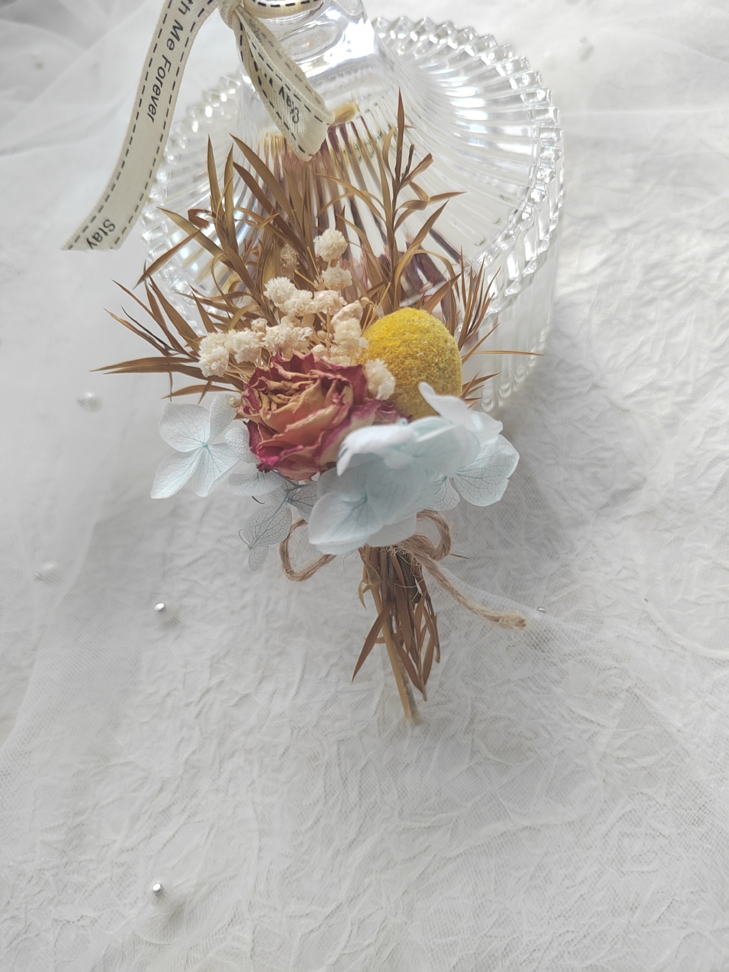 Gold ball-blue hydrangea