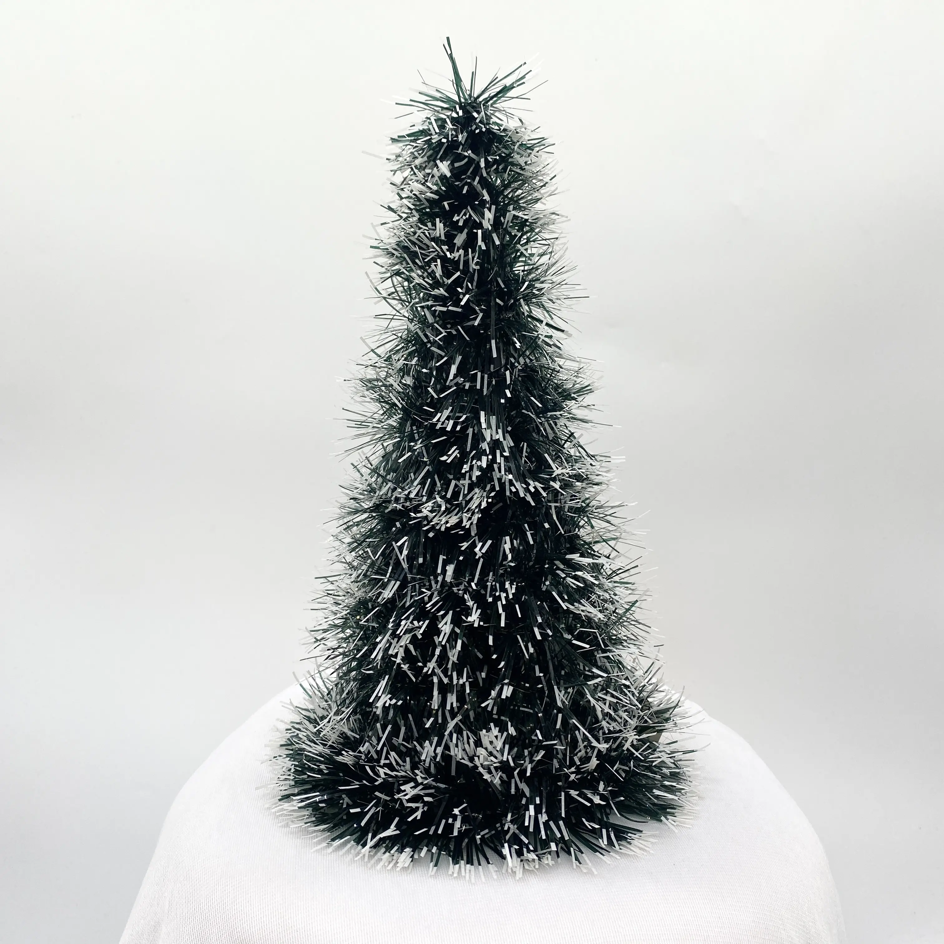 Suministros de decoración para fiestas de invierno Mini árbol de Navidad 26cm árboles artificiales de oropel