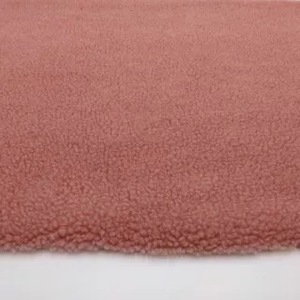 厂家批发30% 羊毛 + 70% 涤纶羔羊羊毛面料服装外套 - Product Image 3