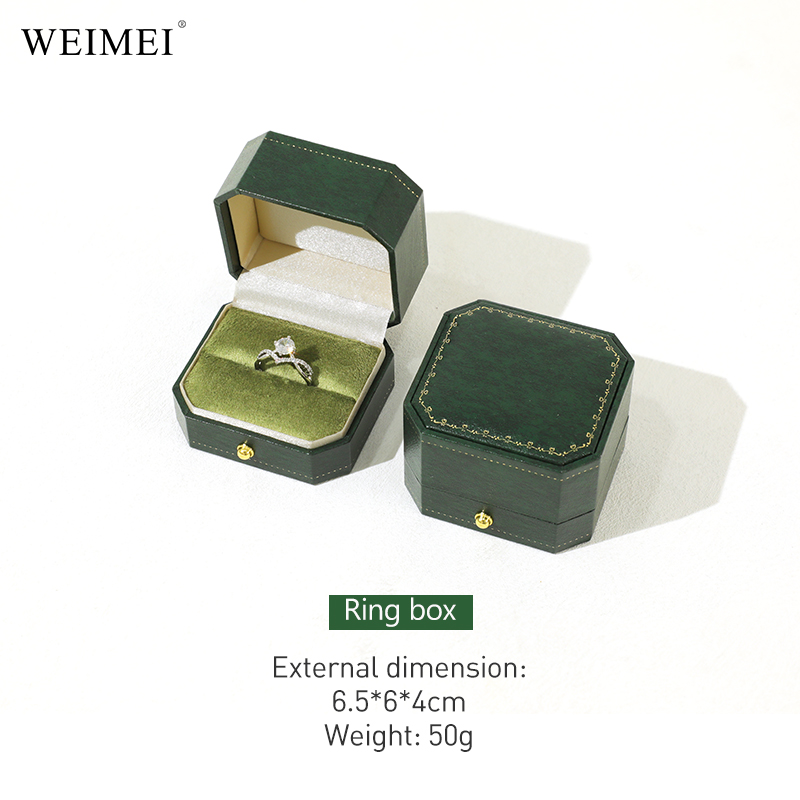 green ring box