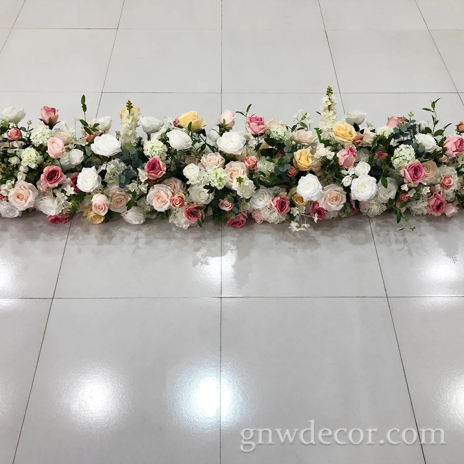 New Product Firm And Not Easy To Fall Off Feel Real Gift Desktop Decoration Flower Table Runner