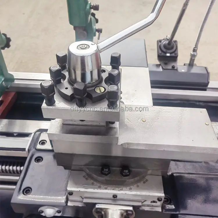 Precio de venta directo de fábrica descuento Una mini máquina de torno de metal Torno estándar, Torno convencional de máquina, Torno manual de máquina