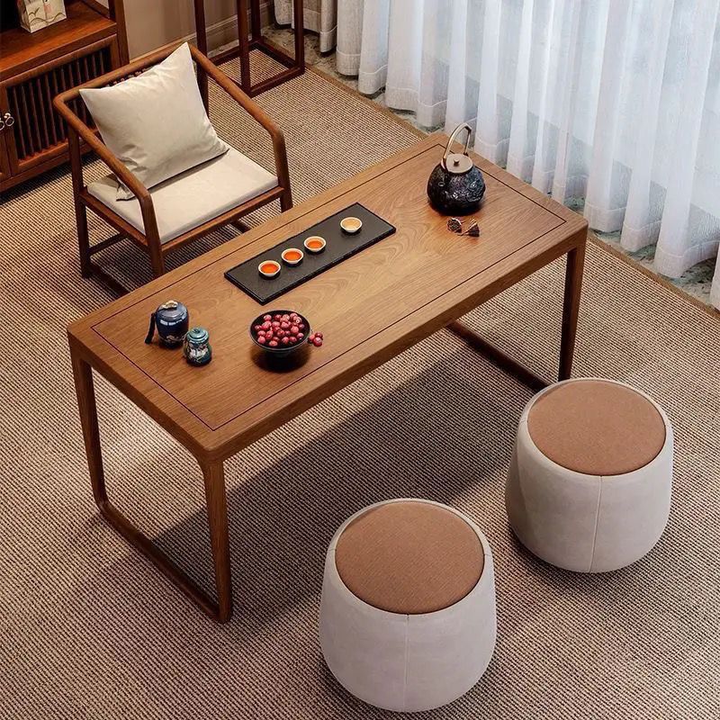 El paquete incluye: mesa de 1,0 metros, 1 silla de té y 2 taburetes redondos.