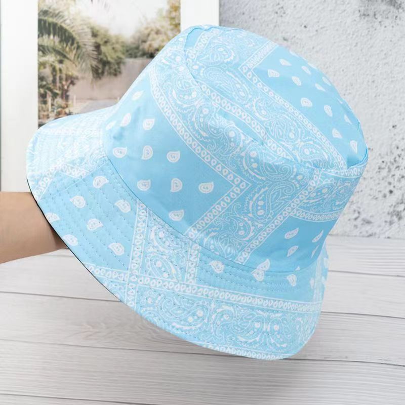 Chapeau bleu ciel