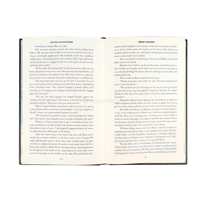 Romans personnalisés en anglais Livre à couverture d'estampage violet avec bords pulvérisés Livre à couverture rigide