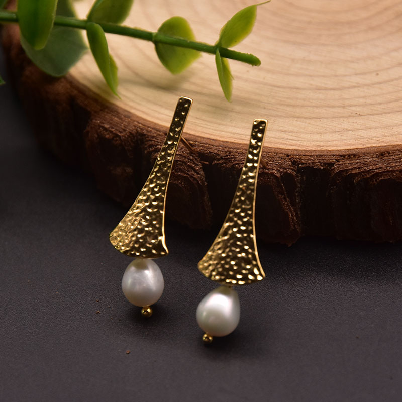 GE0810-6 Boucles d'oreilles clous irrégulières en forme d'éventail martelées