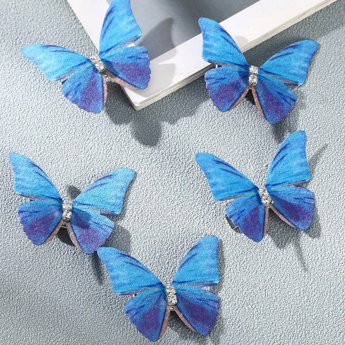 Mariposa azul oscuro