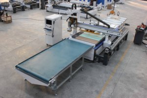 Carico automatico scarico ATC macchina Router CNC con cambio utensile lineare per PVC & legno Syntec sistema di controllo M-shine - Product Image 2