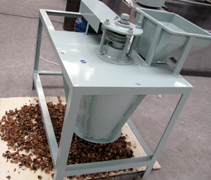 Máquina descascaradora automática de Macadamia Wanut, separación de granos de cáscara de almendro - Product Image 5