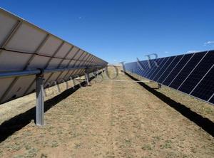 Sistema di tracciamento del pannello solare fotovoltaico su larga scala per centrali elettriche