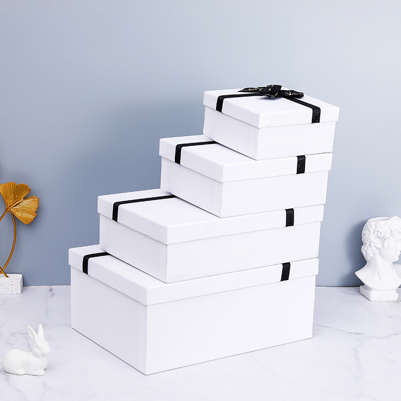 Coffret cadeau avec couvercle supérieur et inférieur blanc