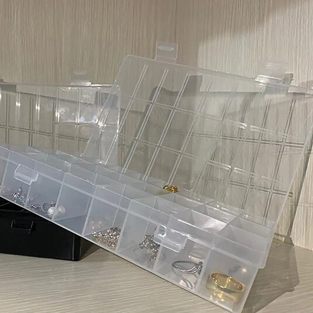 תיבת אחסון תכשיטים קבועה רשת אחסון עם סיכות חומר פלסטיק מחיצה אחסון עגיל תיבת פריטים קטנים