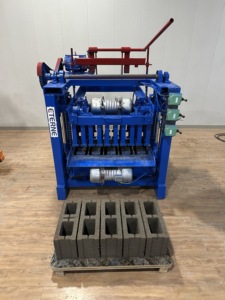 Die billigste 4-35 Ziegel herstellungs maschine wird zur Herstellung von 8-Zoll-Hohlziegel-Bausteinherstellungsmaschinen verwendet - Product Image 6