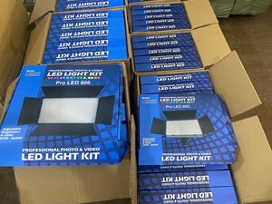 ไฟสตูดิโอ <span class=keywords><strong>LED</strong></span> แบบพกพาสำหรับถ่ายภาพ U600/U800รุ่นที่มีอุณหภูมิสีปรับได้