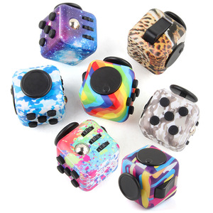 Di alta qualità Anti-Stress Multi-funzione Fidget cubo buona sensazione di plastica Fidget giocattolo per i bambini - Product Image 2
