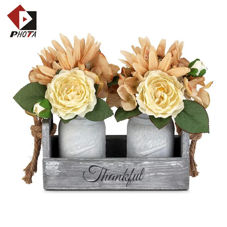 Plateau en bois rustique luminescent, décor de maison avec 2 bocaux à maçon, Bouquet de roses, fleurs pour la salle à manger
