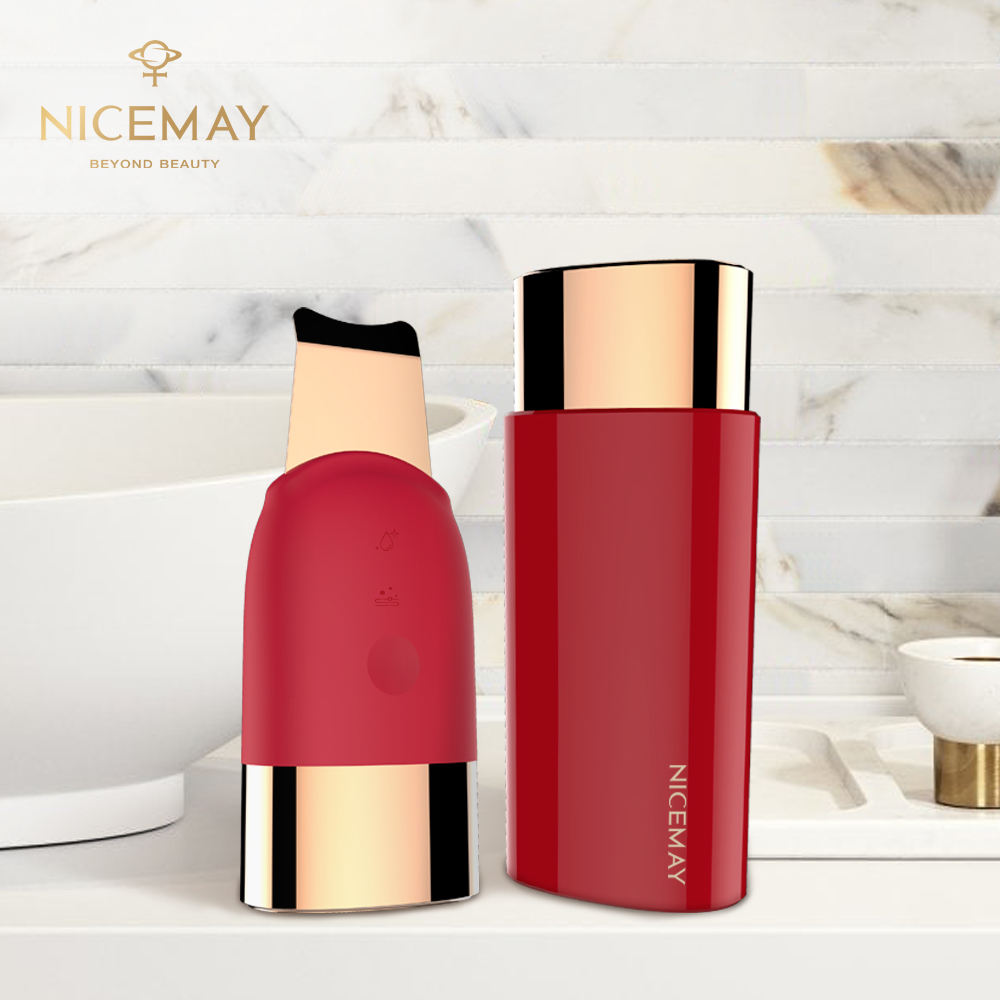 สีแดงและสีทอง