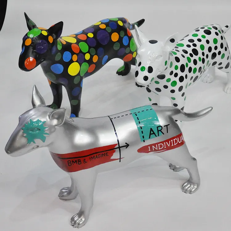 Commercio all'ingrosso personalizzato resina artigianato moda toro combattimento cane Slash resina cartone animato animale scultura
