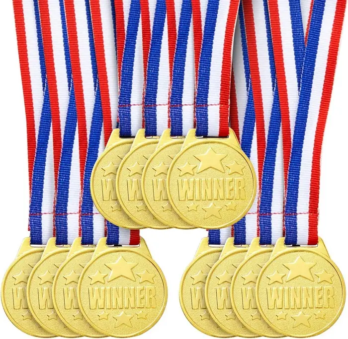 Medallas de ganador de metal dorado de 2 "para niños y adultos con cintas de cuello rojo blanco azul de 15,3 pulgadas para premios de juegos de torneos deportivos