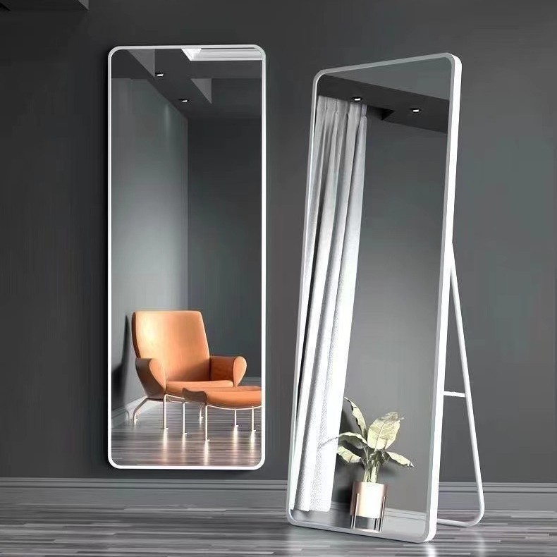 Design blanc simple avec coins arrondis