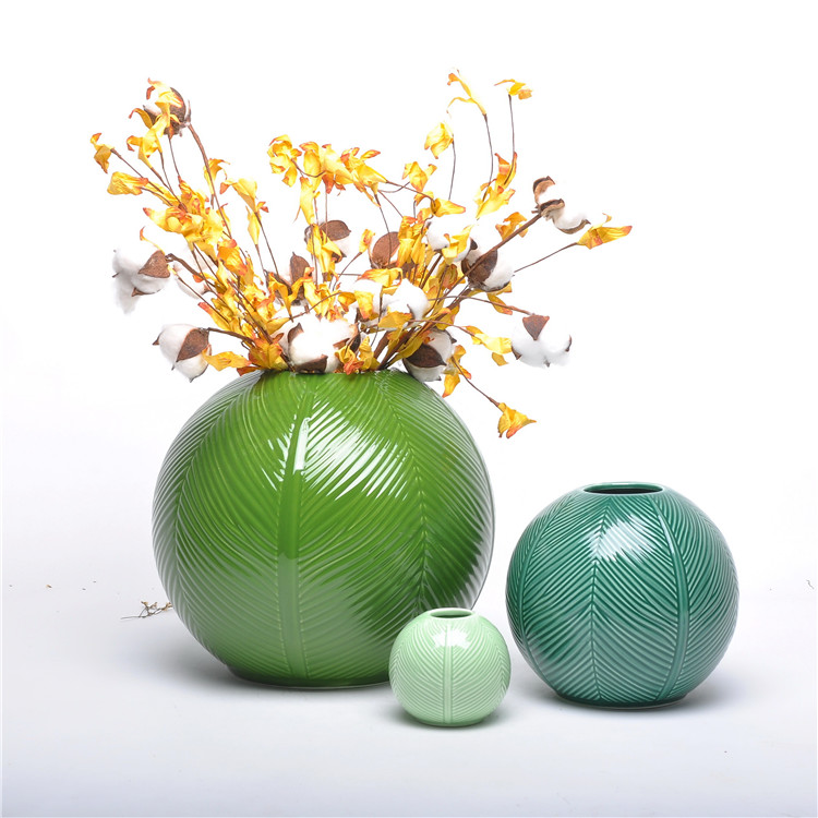 Desktop interior round ceramic ikebana  vases  glazed flora football shape centerpiece vase for weddings countertop