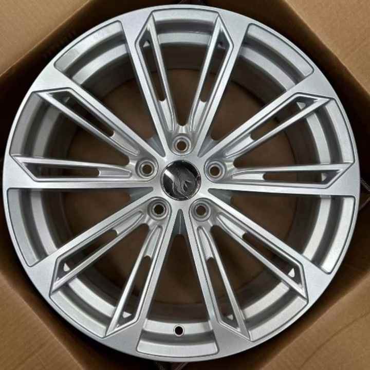 Robust 18 Inch Flow Forming Wheels PCD 5x120 ET40 for Luxury Feel for Cadillac CT5