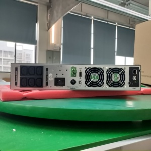 Bateria externa Onda senoidal pura on-line UPS 110v 220v com longo tempo de <span class=keywords><strong>backup</strong></span> UPS Rack Mount UPS 3KVA 3KW