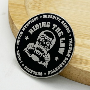 Fabrika özel Logo yeni tasarım Metal yuvarlak sert emaye harfler yaka Pin büyük boy üniforma göğüs düğme broş adı rozeti - Product Image 5