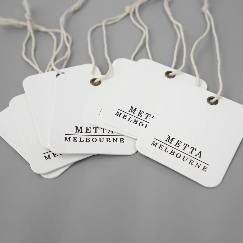 1000g Garment Hang Tags Template Labels For Garment Recycled Paper Custom Printing Logo Swing Tags For Apparel Handbags