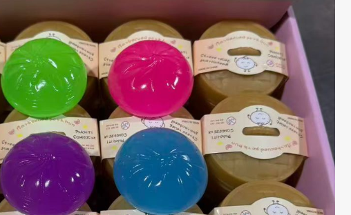 glow in dark dumpling 8.5cm (big size)display box