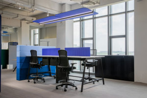 2025 El mejor escritorio fijo de oficina con particiones Estación de trabajo para varias personas Cajones personalizables para empresas grandes y pequeñas - Product Image 6