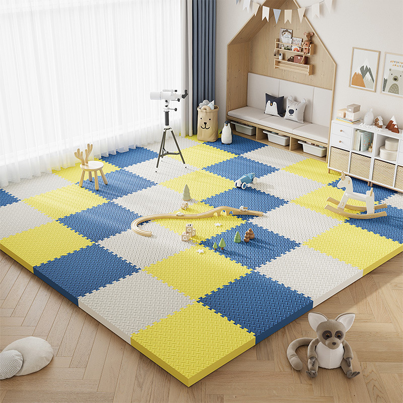 Jaune, blanc, bleu marine