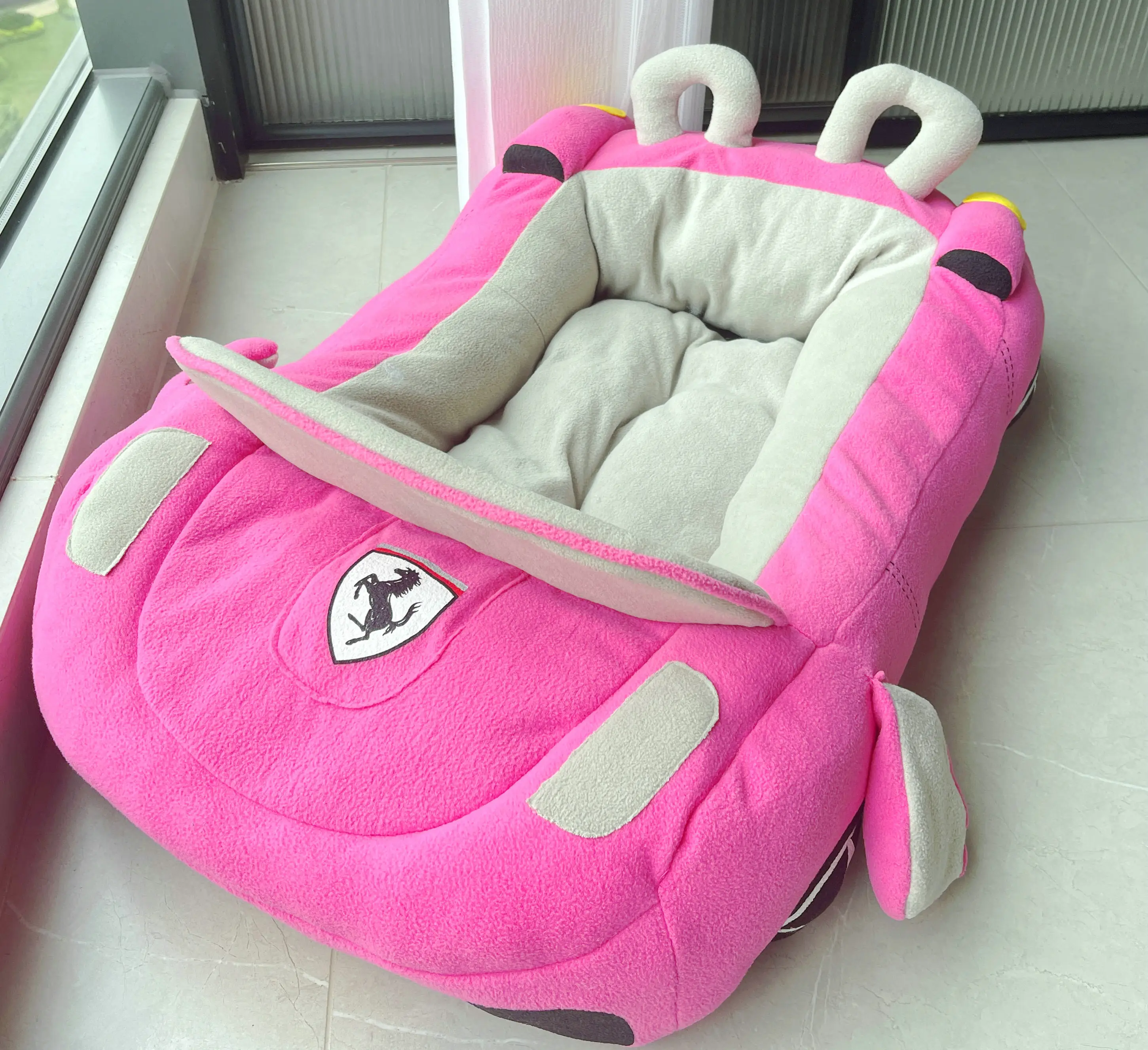 JXANRY Funny Dog Pink Car Bed Pet Kennel Wholesale Multi Color Comfortable Warm Pet Cushion Winter Cat Kennel Furry Pet Bed